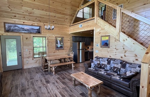 Cosby Cabin | Smoky Mountains Cabin w/Hot Tub & Cozy Fireplace