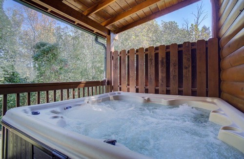 Cosby Cabin | Smoky Mtn Cabin: Indoor Pool, Theater, Game Room🏡