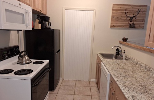 Snoqualmie Pass Apartment | Snoqualmie Pass Inn - 2 Bedroom Apt. Christmas all year long decor!