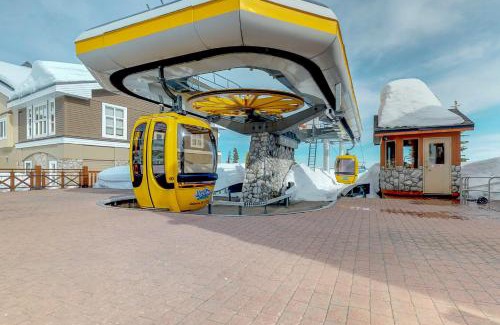 Big White Ski Resort Apartment | Snow Ghost Inn 326