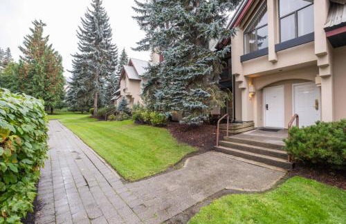 Blackcomb House | Snowberry by Outpost Whistler