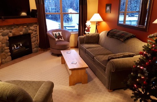 Silver Star Mountain Apartment | Snowbound