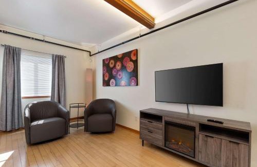Leavenworth House | Snowcreek Suite - Dogwood - Hot tub - Kitchenette