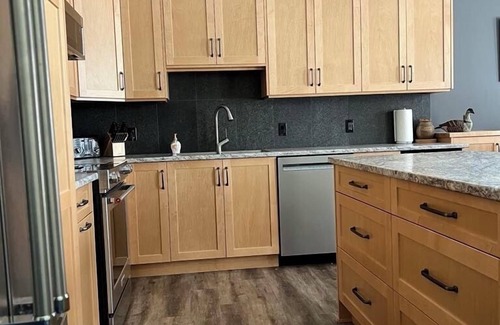 Silver Star Mountain House | Snowgums, 3 bedroom 3 bathroom townhome, renovated kitchen and secure garage