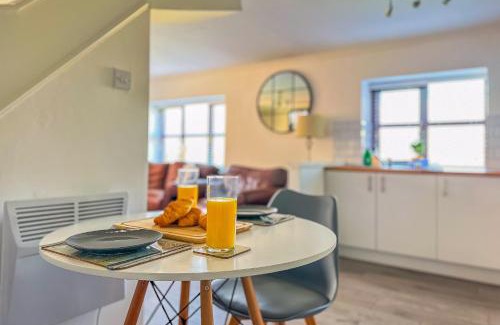 Kewstoke House | Snug, Dog Friendly, Country Cottage