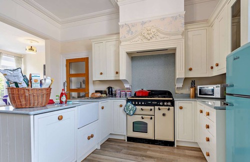 Swanage House | Snug Swanage Victorian Beach House Sleeps 9 with Breath-taking Views