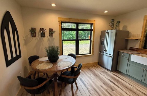 Kirby Cabin | "Snuggle Inn" New Cabin in Daisy Arkansas