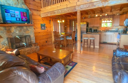 Buck Mountain Cabin | Soak Under the Stars: Hot Tub + Fall Foliage Views @ A Heavenly View