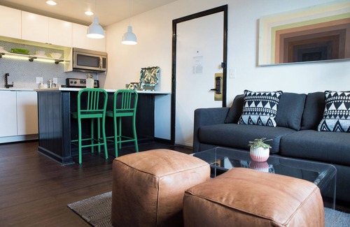 Rutledge Hill House | SoBro Guest House #19 by AvantStay | Prime Walkable Location with Local Art