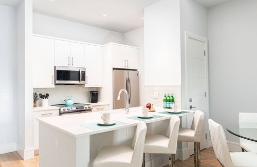 Old Naples Condo | SOCE FLATS 207 - Brand New Olde Naples Condo Steps to 5th Ave S!