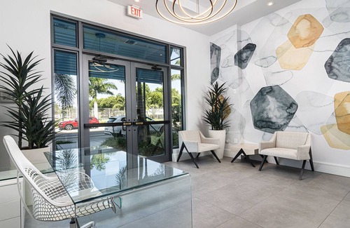 Old Naples Condo | SOCE FLATS 207 - Brand New Olde Naples Condo Steps to 5th Ave S!