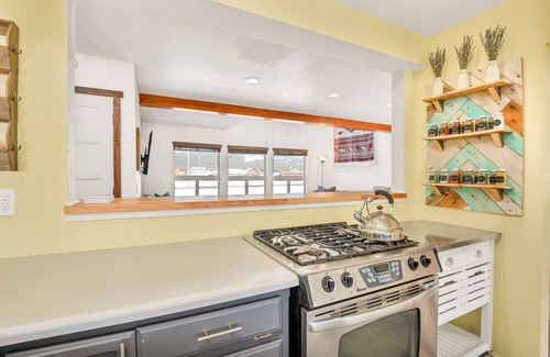 Fort Valley House | Social Distancing and Fresh Air in Baderville!