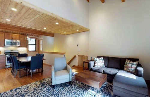 Truckee House | Sockeye by AvantStay | ⛰️🌲Modern Condo w/Access to Northstar Resort Community
