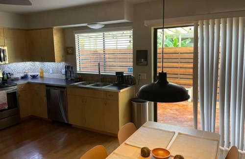 East Congress Condo | SOCO Condo in Quiet East Congress Neighborhood