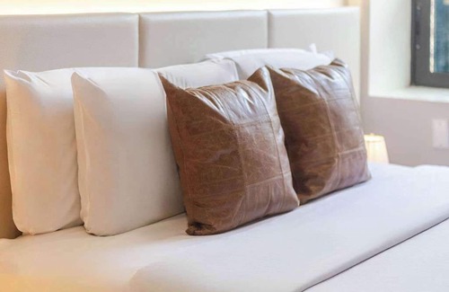 Gay Village Hotel | Soft Queen – Berri-UQAM Nest