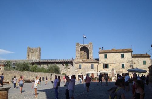 Monteriggioni House | Sognare nel Castello