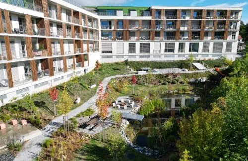 Banska Bystrica Apartment | SOHO Apartmán v centre, smart & self check-in 24h, private garage EV