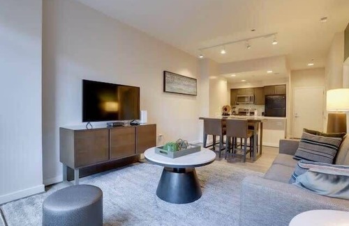 Court House Apartment | Sojourn | Courtland Towers | 1 BR w/Bocci Ball Court