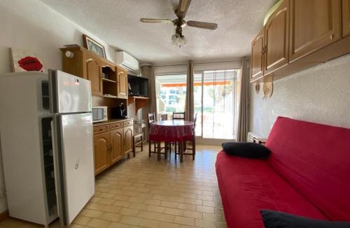 Le Grau-Du-Roi Apartment | Sol-y-Days Los Amigos, Studio 4 couchages en rez-de-jardin, avec grande terrasse et parking, à 250m de la plage