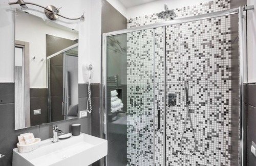 Naples City Centre House | Solarium al Duomo Rooms by Wonderful Italy