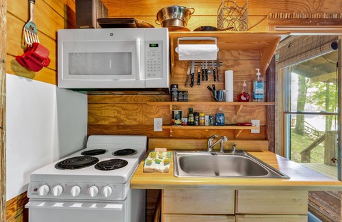 Crane Hill House | Soliloquy: 2 BR, 1 BA House in Crane Hill, Sleeps 6