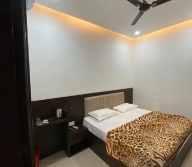 Lucknow House | Solitaire Gardens Near Airport