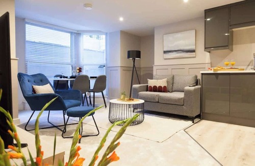 Leeds Apartment | Somers Suites Apartments-Central-High Spec-Sleep 4