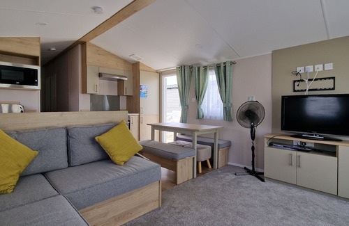 Icklesham House | Somewhere to Escape - Oasis (D/F)