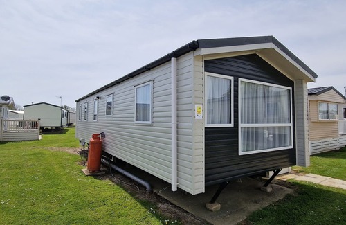 Icklesham House | Somewhere to Escape - Oasis (D/F)