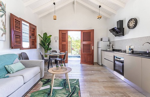 Beauregard House | Sonia Bungalow with jacuzzi and large spaces ideal for 2 people.