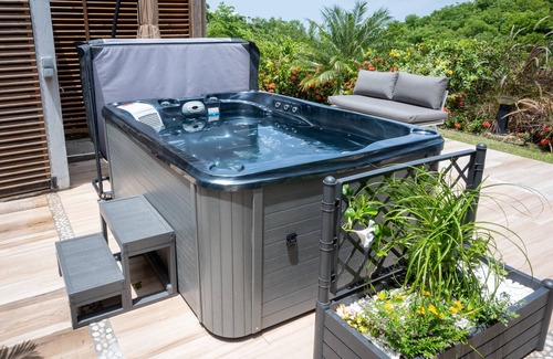 Beauregard House | Sonia Bungalow with jacuzzi and large spaces ideal for 2 people.