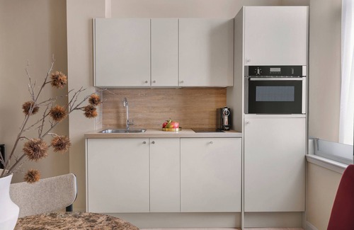 City Centre Glasgow Apartment | Sonder at The Teacher | Queen Studio Apartment