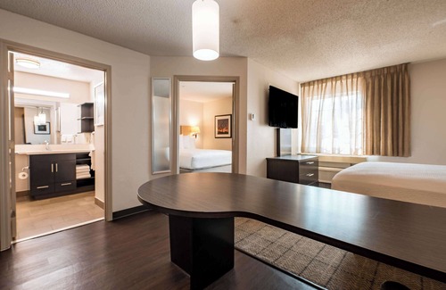 Park Central Hotel | Sonesta Simply Suites Dallas Richardson