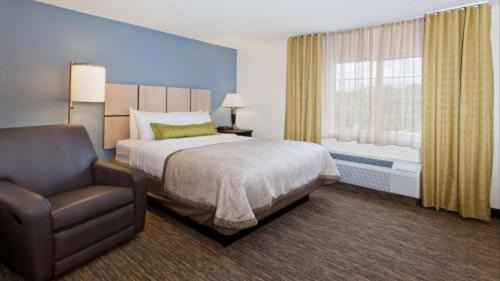 Ashley Oaks Hotel | Sonesta Simply Suites Knoxville
