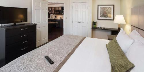 South Hills Hotel | Sonesta Simply Suites Pittsburgh Airport