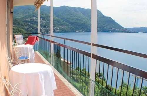 Pognana Lario Apartment | Sonia Musica Aperol Holiday Apartment with Lake View