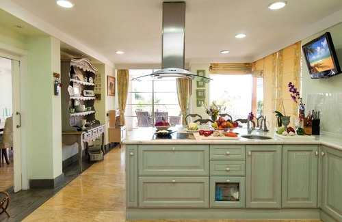 Sonnenland Villa | Sonnenland House for 12 by VillaGranCanaria