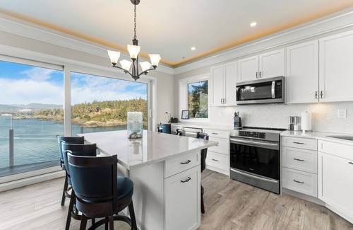 Sooke Condo | SookePoint Ocean Cottage Resort