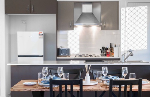 Yarrabilba House | Soothing 4-bedroom house with AC in Yarrabilba