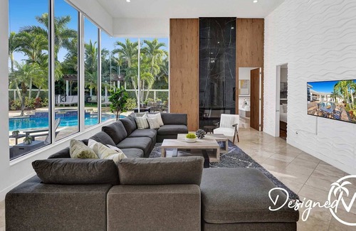 Plantation House | Sophia's Luxury Compound Resort w/ Heated Pool