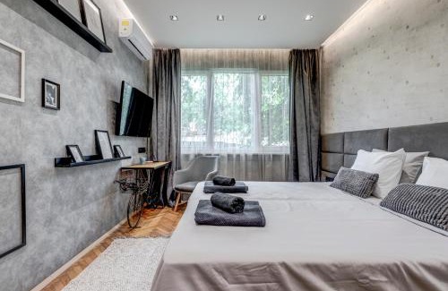 Sofia City Center Apartment | Sophisticated 2BDRM 2BATH and Billiard