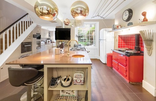 Mildmay House | Sophisticated Shine by Newington Green, by Veeve