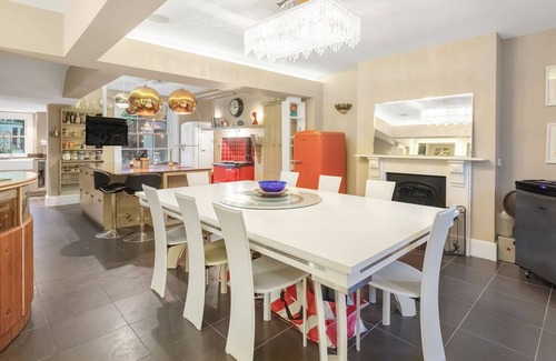 Mildmay House | Sophisticated Shine by Newington Green, by Veeve