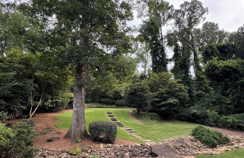 Athens House | Sophisticated Stay in heart of Five Points-Walk to the action, Relax in luxury.