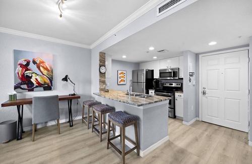 Palm Beach - West Palm Beach Condo | Sophisticated Waterfront Condo near all the sun & fun!