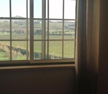 Arruda dos Vinhos House | Sossego e tranquilidade-Valley Guest House-Perto de Lisboa-Estacionamento à porta do alojamento