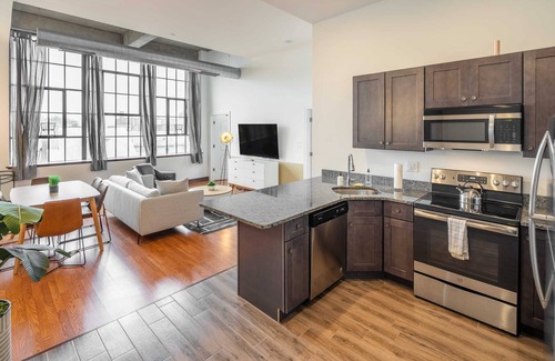 West Poplar Apartment | Sosuite | 2BR Apt w W/D, Gym, On-Site Restaurant