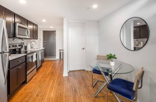 West Philadelphia Apartment | Sosuite | Studio Loft w W/D, Gym, Lounge