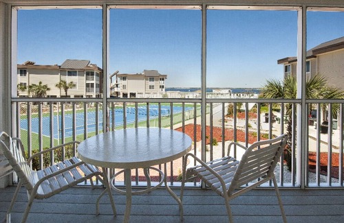 Pensacola Beach Condo | Soundside Holiday Beach Resort