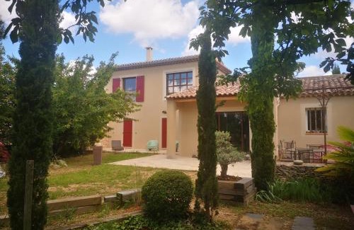 Saint-Saturnin-les-Apt Apartment | Sous la pergola